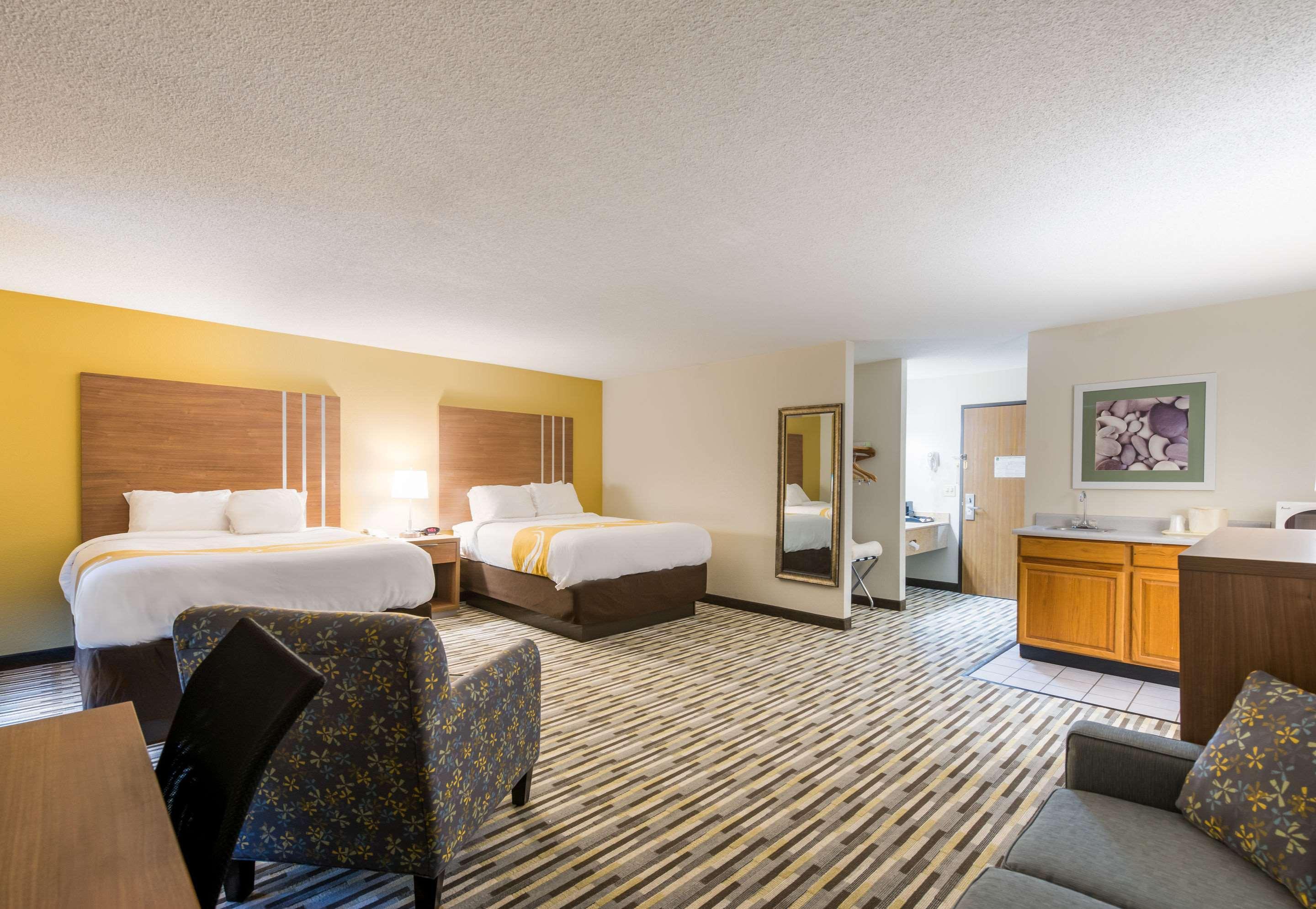 Quality Michigan South Inn 2*